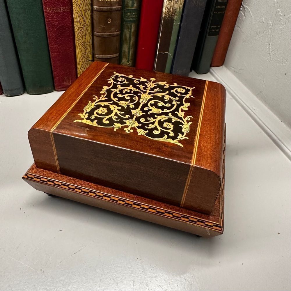 Antique handmade Cigarette box inlaid music box wooden antique cigarette holder - Picture 6 of 14